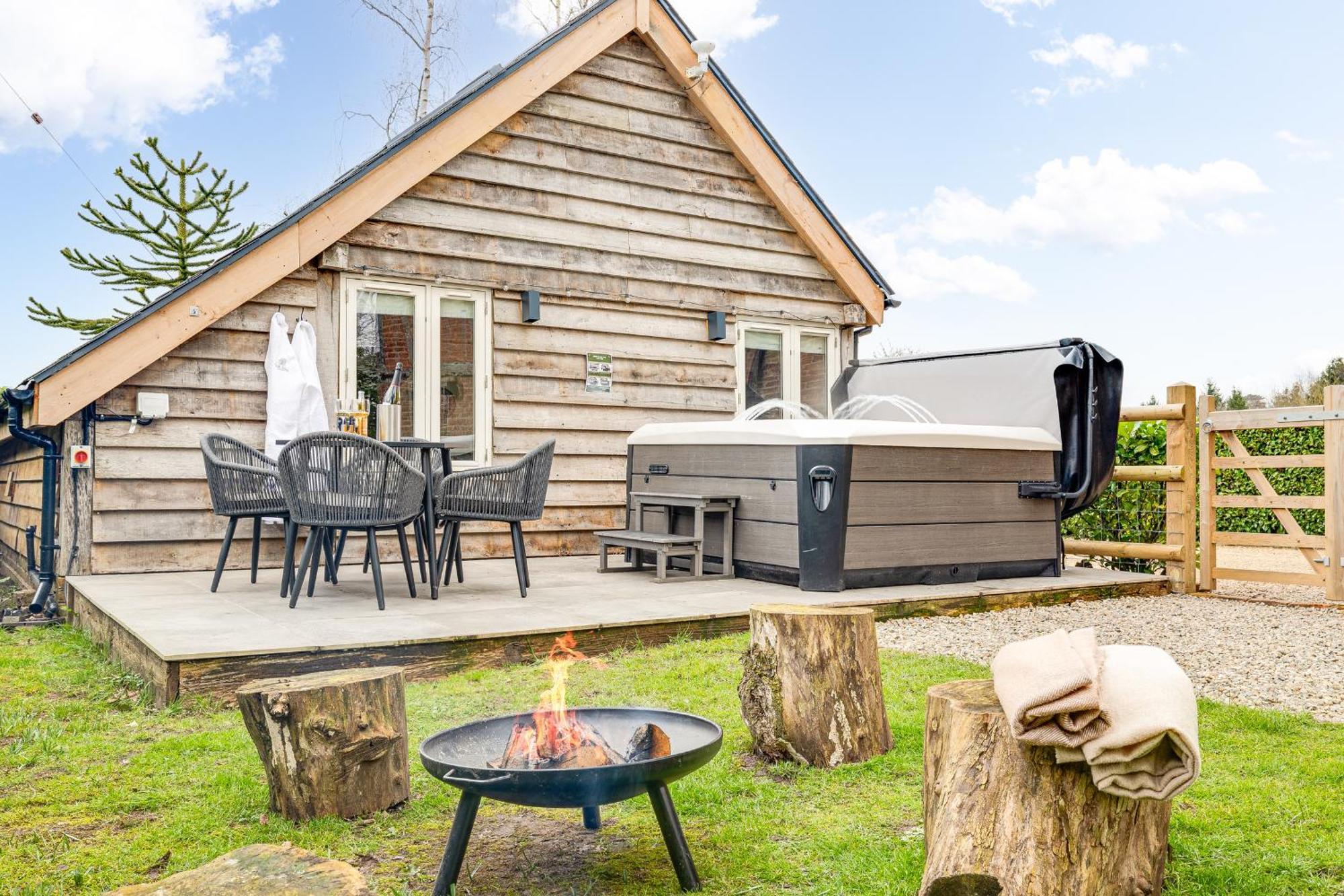 Vila Oak Tree Hideaway Whitchurch  Exteriér fotografie